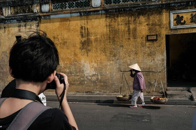 150-Minute Private Morning Old Town Photo Walk - Hoi An market to warm up your eye (and your settings)