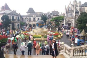 Ba Na Hills - Golden Bridge Group Tour - Sun World Ba Na Hills on your schedule: gardens, wine cellar, and free time