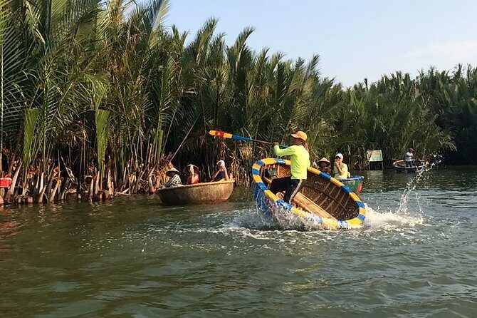 Basket Boat Ride and Old Town Walking Private Tour - Guide energy: history made practical (and not dry)
