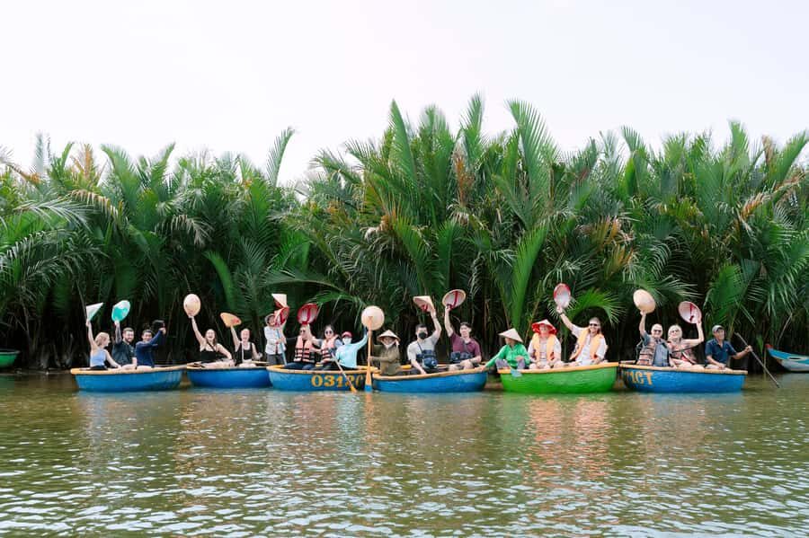 COOKING CLASS & BASKET BOAT - Lantern making with local people: the craft part that sticks