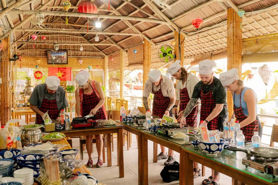 COOKING CLASS & BASKET BOAT - How the cooking class typically runs (and why pacing matters)
