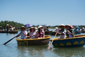 Cooking class, market tour and basket boat tour - Shopping at the Market With Your Chef: Picking Ingredients the Vietnamese Way