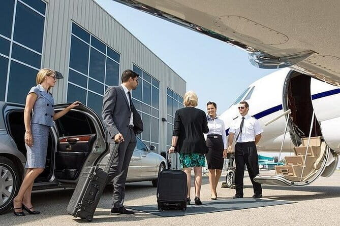 Da Nang Airport Arrival Or Departure By Private Car Transfers - In the car: comfort features that actually help