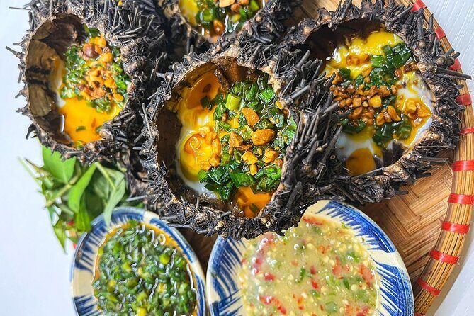 Da Nang by Night from Hoi An: Seafood dinner, night market and cruise trip - Night market time: bargaining skill, not just window shopping