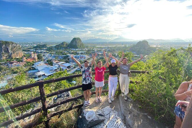Da Nang Explore: Lady Buddha, Monkey Mountain & Am Phu Cave Tour - Lunch in the middle: My Quang options and a simple strategy