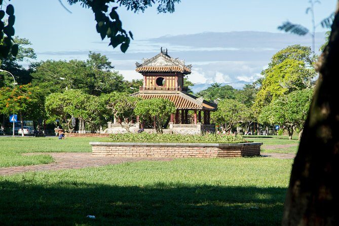 Day trip to Hue- The Imperial City from Hoi An/ Da Nang - Guides and communication: what makes the difference