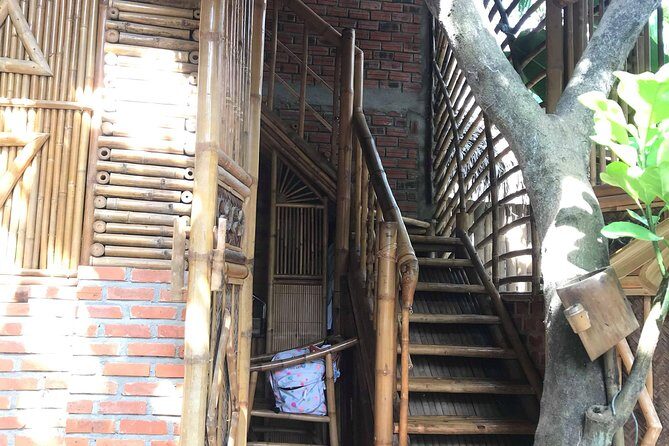 Experience Tâboo Bamboo Workshop - The Workshop Atmosphere: Warm Welcome, Craft Skills, and a Possible Bottleneck