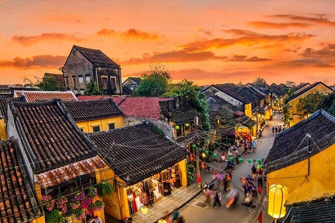 Explore Highlights Hoi An by Walking - Meet Toàn: an easygoing guide approach (and real local help)