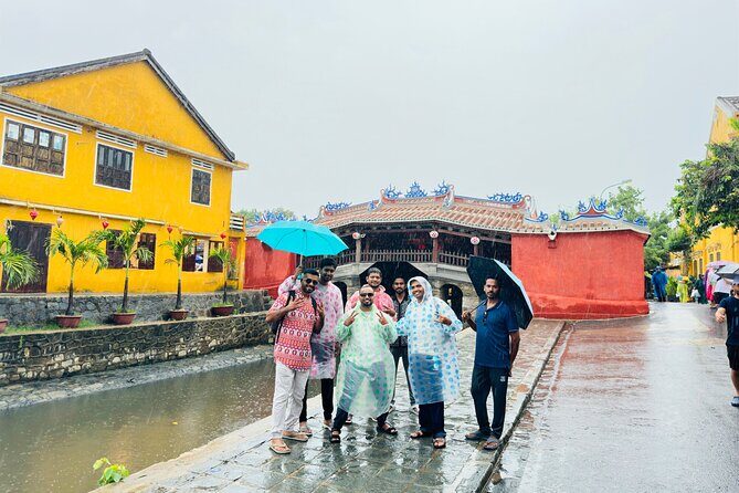 Explore Highlights Hoi An by Walking - Japanese Covered Bridge: a photo stop with history behind it