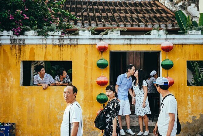 Family Photography Tour in Hoi An - Meeting at 92 Trần Phú and Using Your Mobile Ticket