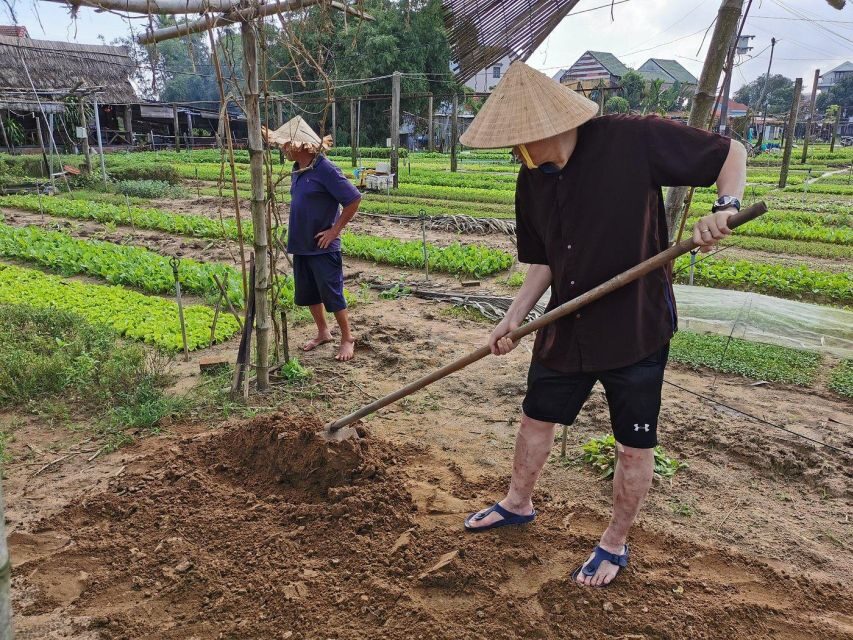 Farming with Farmers at ancient vegetable Village "Tra Que" - Logistics that affect your comfort: how pickup choices change the return