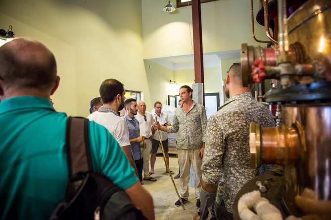 Guided tour of Sampan distillery // Agricultural Rum Medalist - Stop 1: Your Welcome Cocktail as the Tour’s “Base Note”