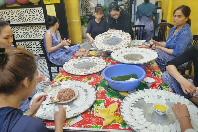 Half-day Private Street Food Tour in Hoi An - Stop 3: Trần Cao Vân Bánh Mì with Beer
