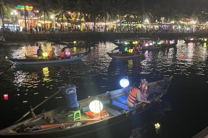 Hoai River Boat Trip by Night with Release Lantern - A Quick Word on Comfort and Kids