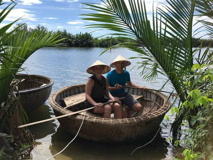 Hoi An: Basket Boat and fishing Crabs Tour - Coconut Restaurant time: food and iced coffee with a view