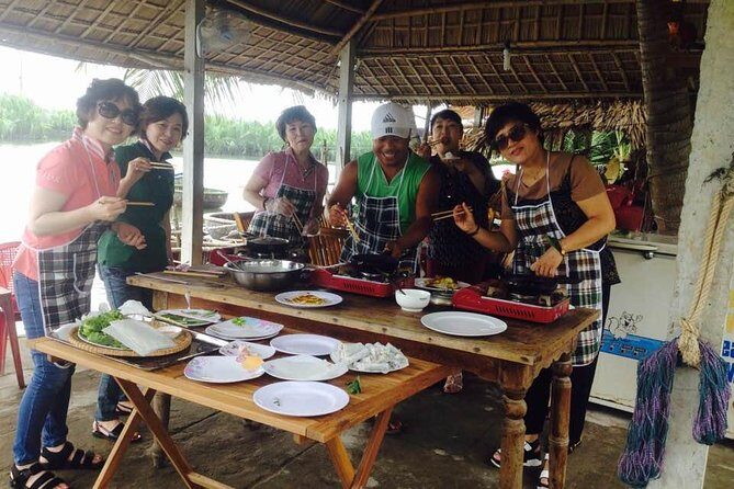 Hoi An Bicycle And Cooking Class Tour - Basket Boat in Cam Thanh (Bay Mau Coconut Forest)—Row Through a Local Water World