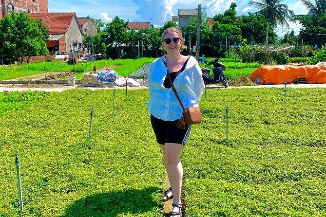 Hoi An bicycle tour to beautiful countryside - Hands-on tasks: hoeing, riverweed, transplanting, and watering
