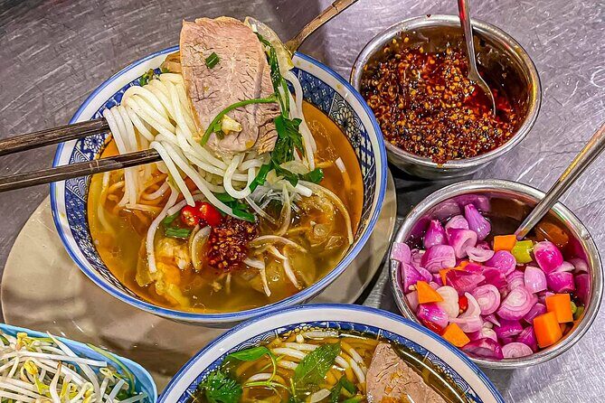 Hoi An Cheap Walking Food Tour - Meeting Madam Khanh, then walking with purpose