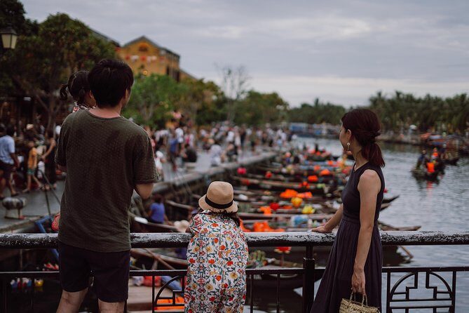 Hoi An City By Night And Release Paper Latern On Hoài river - The lantern workshop: make a souvenir you can actually keep