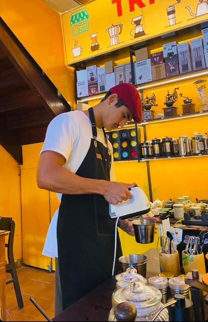 Hoi An Coffee Roastery Experience: Brew & Taste Like a Local - The live roasting demo: smell, sound, and roast level