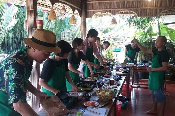 Hoi An Cooking Class And River Cruise - Hands-On Cooking with a Professional Chef (and Your Own Plating Plan)
