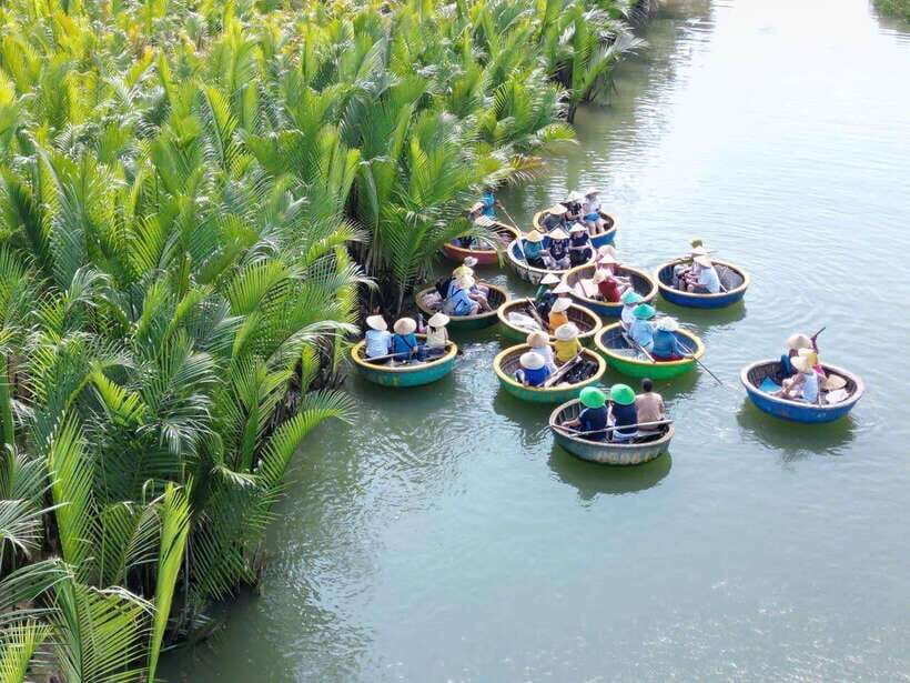 Hoi An: Cooking Class, Crab Fishing-Basket Boat, Market Tour - Market Morning in Hoi An: choosing ingredients you’ll cook later