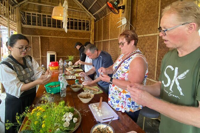 Hoi An Cooking Class - Traditional Chinese Dumpling - The meal: farm-fresh salad and eating your results