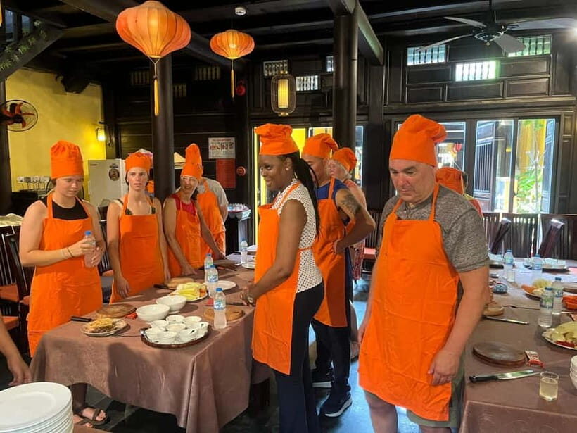 Hoi An: Cooking Class with Exploring Hoi An Market - The Hoi An Market stop: shopping for your ingredients the easy way