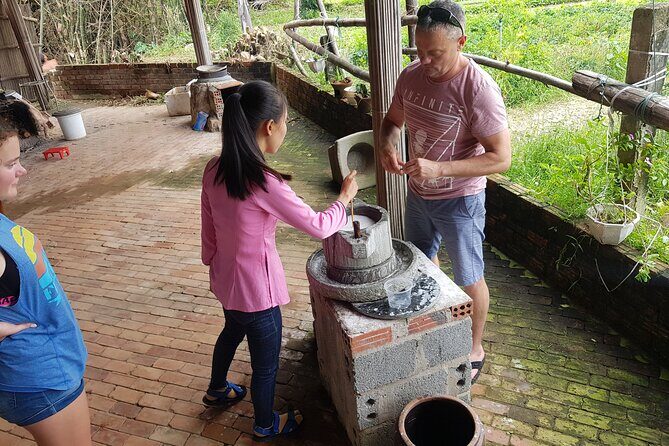 Hoi An Countryside and Cooking Class by Bicycle - Tra Que Vegetable Village: organic farming you can actually do