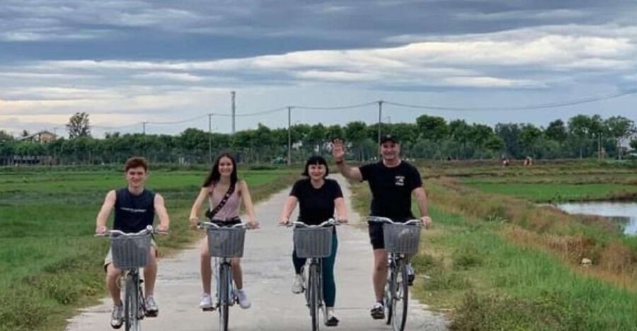 Hoi An Countryside Bike Tour & Basket Boat Ride - Tra Que Vegetable Village: The 1-Hour Bike-and-Farm Stop You’ll Remember