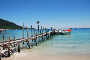 Hoi An/ Da Nang: Cham Island Discovery Tour - Au Thuyen and the Ong temple: the calm cultural stop