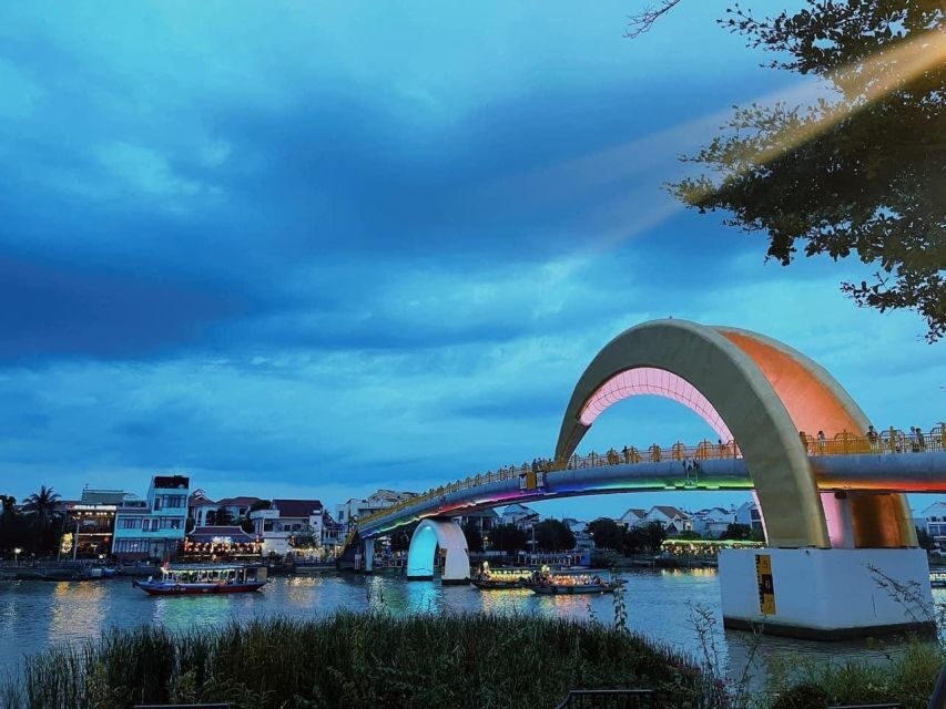 Hoi An/Da Nang: My Son Afternoon tour: Banh my and Cruise - Thu Bon River cruise and banh my: relaxing on the return to Hoi An