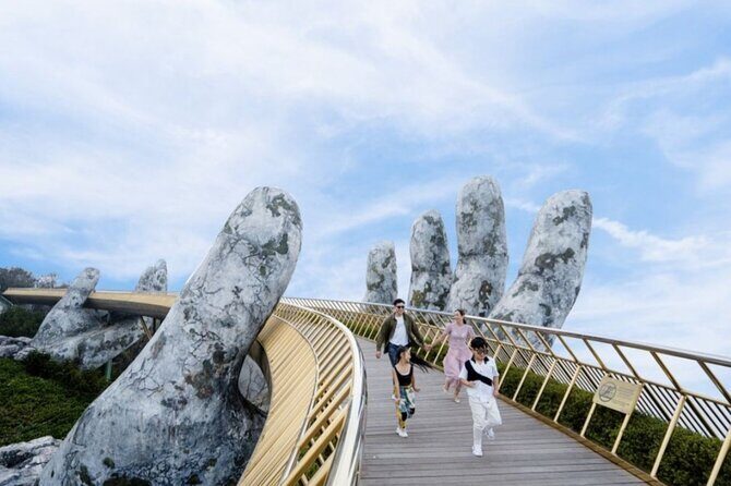 Hoi An/DaNang: Golden Bridge- Ba Na Hills Small Group Day Tour - Le Jardin d’amour and the pagoda stops: calm breaks in the action