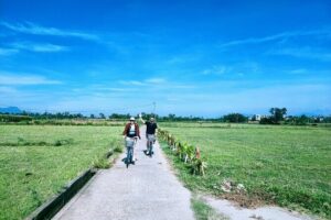 Hoi An Eco-Biking Tour - Tra Que vegetable village: meet farmers, not just sights