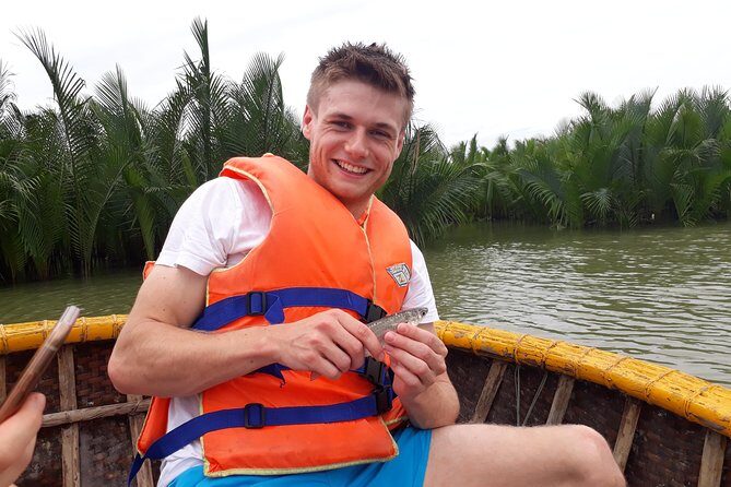 Hoi An Eco Tour Cooking Class & Fishing (Local market,basket boat,learn cooking) - Market hunting with a chef guide: where your Vietnamese cooking class starts