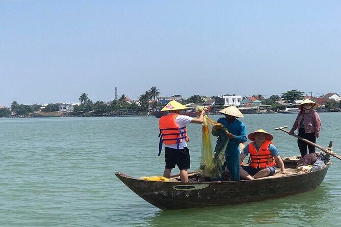 Hoi An Fishing Tour Private-Lantern /Cafe Making Class by Lunch - The basket-boat start: net throwing, hand nets, and rolling