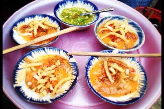 Hoi An food tour - Phan Chu Trinh: pancakes, grilled pork, and spring rolls