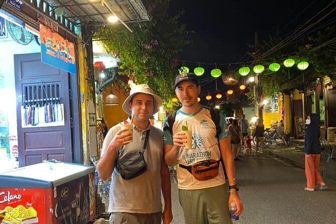 Hoi An food tour - Nguyễn Thái Học: mango cake with sticky rice, peanuts, and sugar
