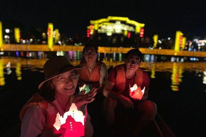 Hoi An Food Trail by Night with Boat Trip - The ancient well: a small stop with big meaning