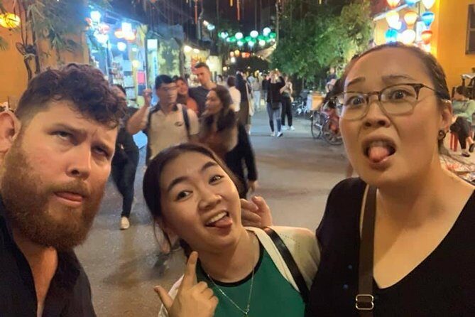 Hoi An Food Trail by Night with Boat Trip - The food tastings: how 8 dishes become a satisfying dinner