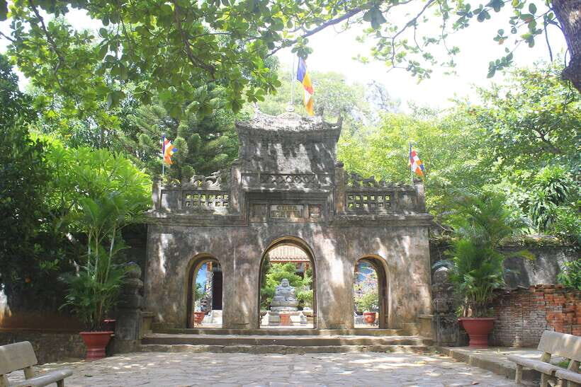 Hoi An: Hai Van Pass And Lang Co Beach Scenic Discovery - Hai Van Pass: Vietnam’s iconic drive, 21 km of serious views