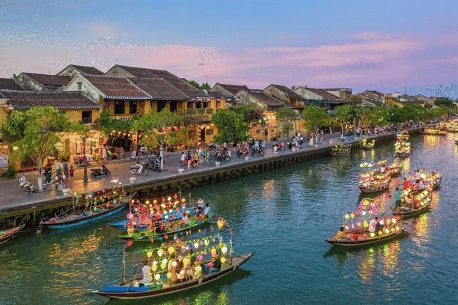 Hoi An: Hoai River Boat Ride & Lantern Release Experience - Herbal tea before the lights: a small comfort you’ll notice