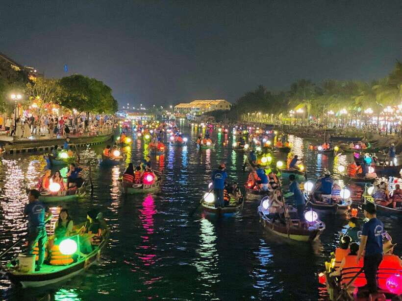 Hoi An: Hoai River Boat Ride with Flower Lantern Release - Starting at 140 Trần Phú: Kazik Park and the alley-to-dock route