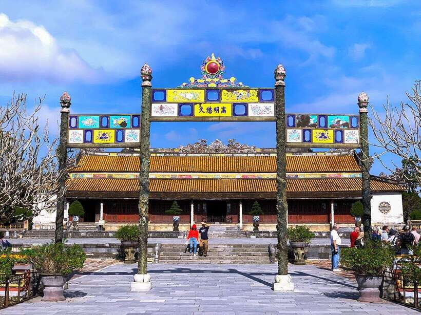 Hoi An: Imperial Hue And Scenic Hai Van Pass Discovery Tour - Khai Dinh Royal Tomb: feng shui meets dramatic architecture