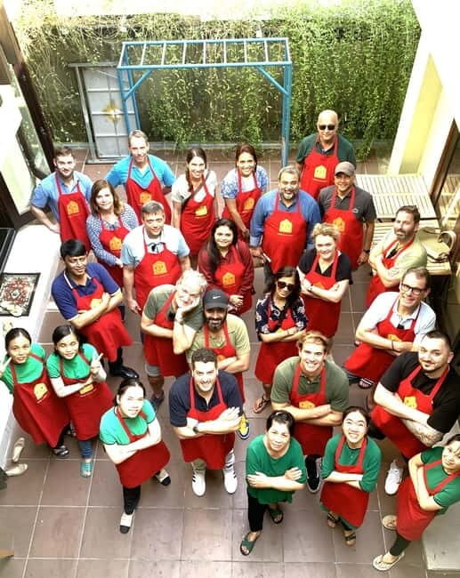 Hoi An: Jolie Cooking Class - Sharing your meal and the small Hoi An lantern activity