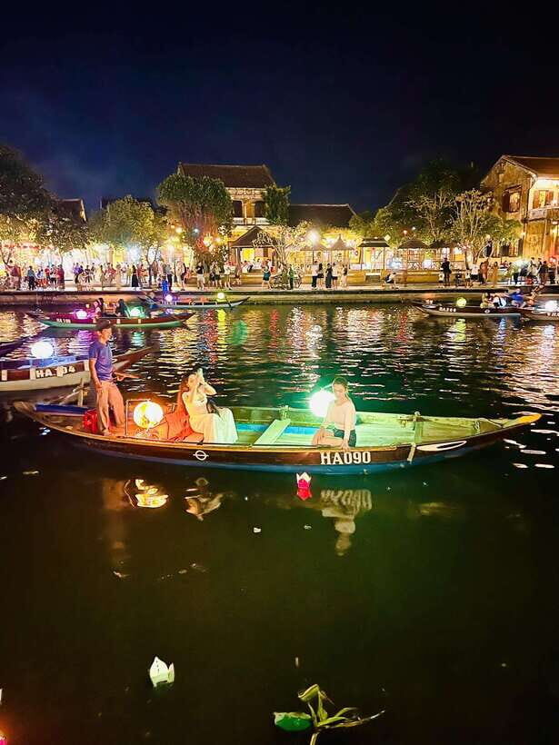 Hoi An: Lantern Boat Ride on the Hoai River - Where to meet: Kazimierz Kwiatkowsky Square and 140 Trần Phú