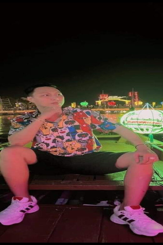 Hoi An : Lantern Boat Ride & Release Lanterns - Watching Hoai River Lights at the Night Boat Pier