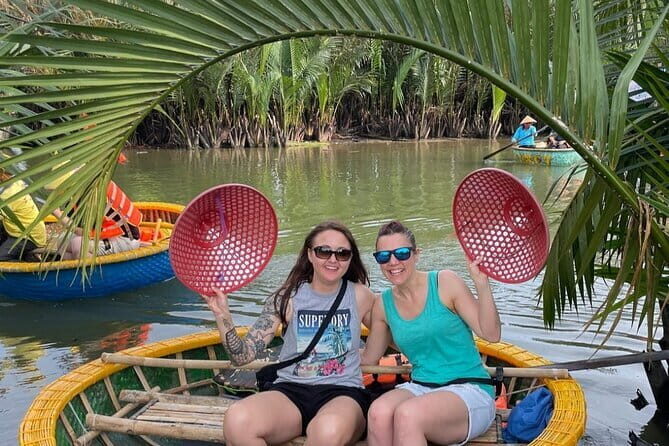 Hoi An Lantern Shop & Boat Photoshoot – Night Experience - Getting There and How the Session Runs in Real Life