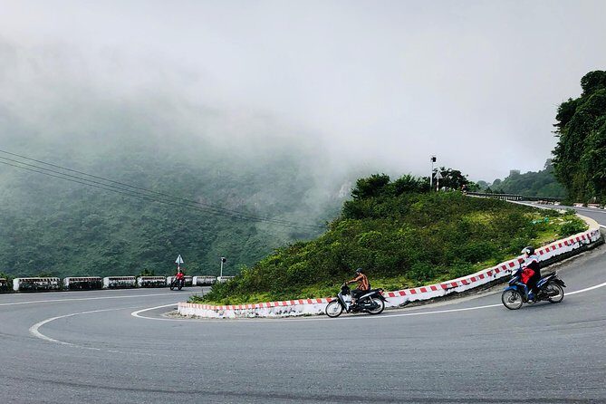 Hoi An: Marble Mountains And Lang Co Beach Full-day Journey - Am Phu Cave and the Da Nang Museum: A Different Side of the Day