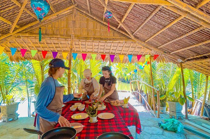 Hoi An: Market Visit, Basket Boat Ride, and Cooking Class - Basket Boat Ride at Bay Mau Coconut Forest: Calm Water, Real Stories